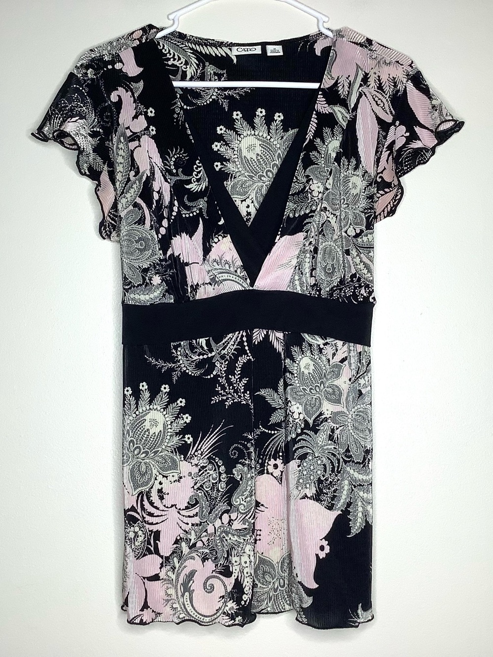 < Y2K Cato Floral Textured V-Neck Flutter Sleeve Blouse >